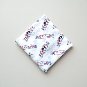 the wee bean organic cotton bamboo super soft swaddle in white rabbit candy