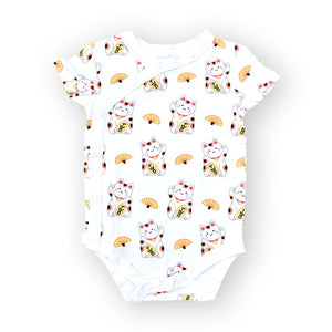 the wee bean organic cotton onesie bodysuit in lucky cat side snap buttons for newborns